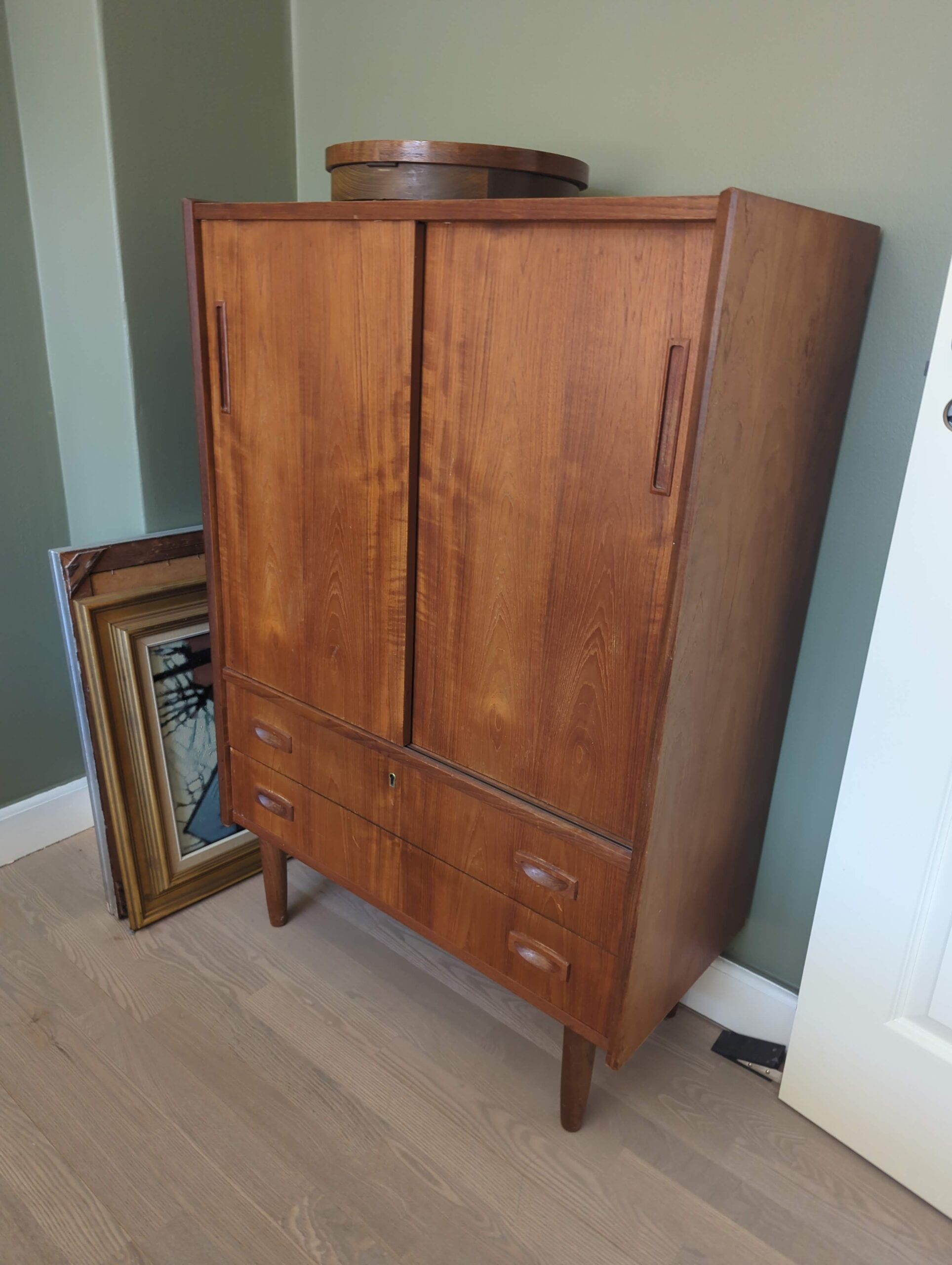 Skænk med skuffer - Image 1