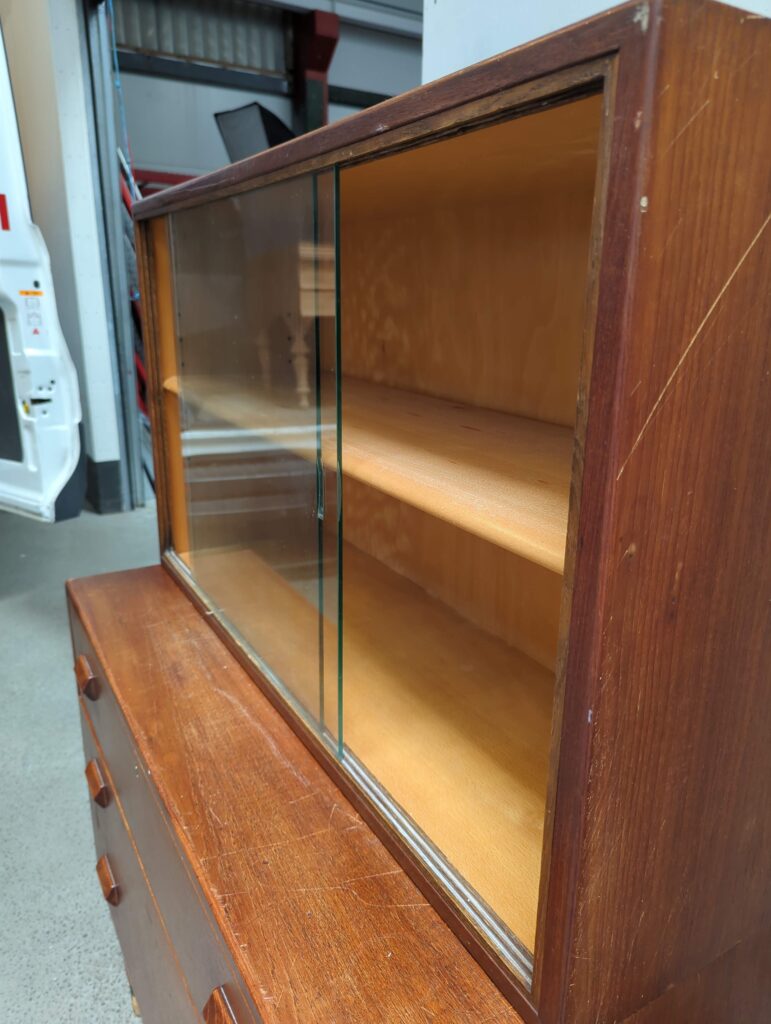 Sminke-kommode og vitrine-skab, Børge Mogensen