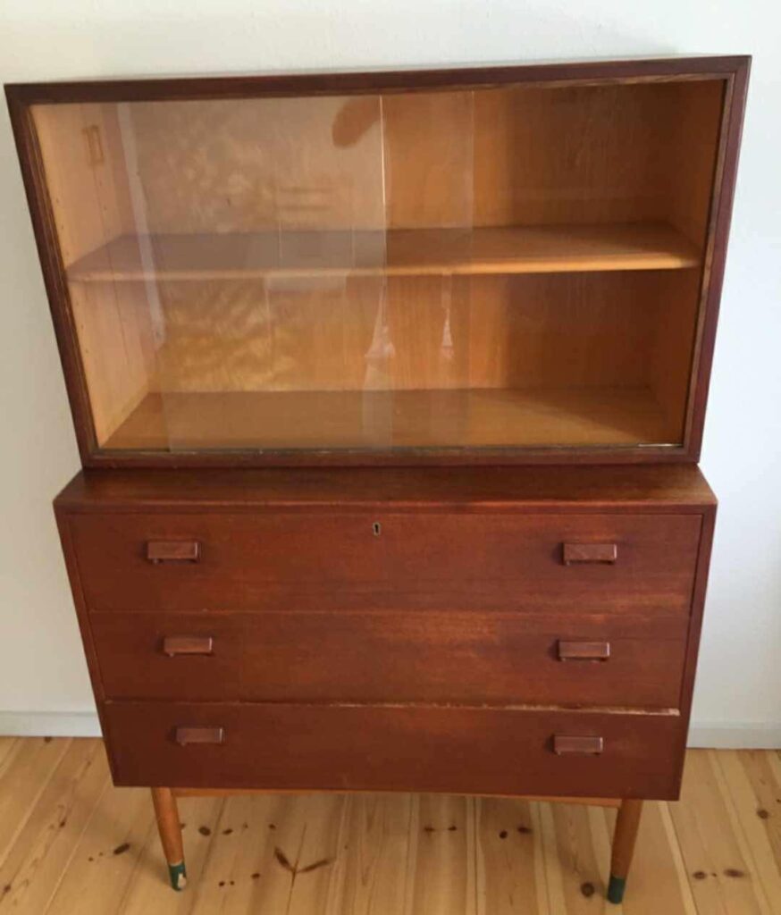 Sminke-kommode og vitrine-skab, Børge Mogensen