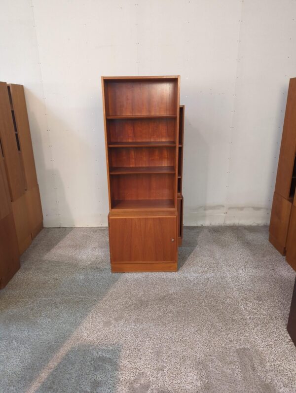 Énfløjet reol med skænk og bogreol, Hundevad, teak