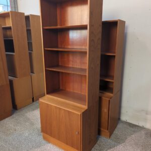 Énfløjet reol med skænk og bogreol, Hundevad, teak - Image 3