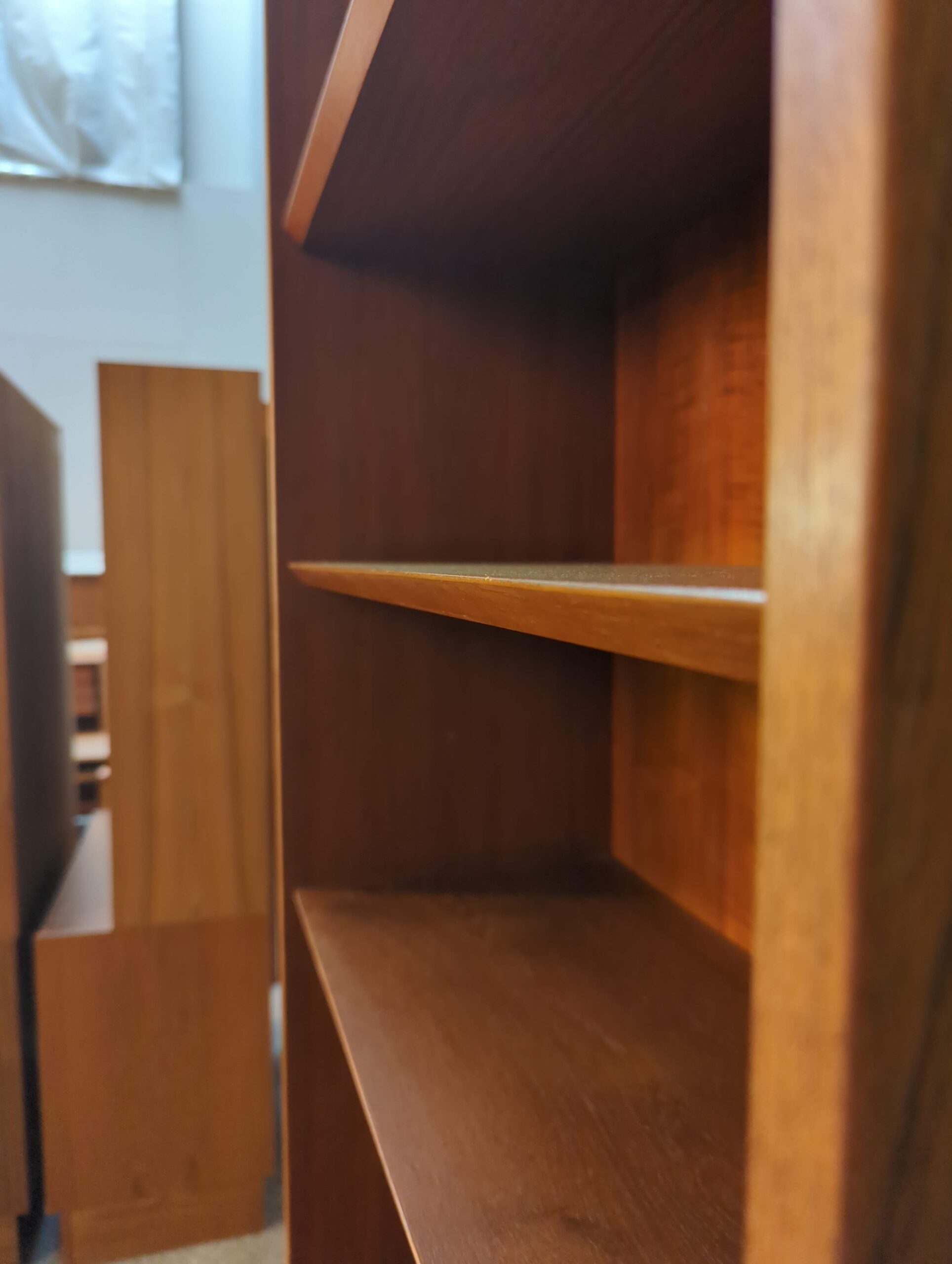 Énfløjet reol med skænk og bogreol, Hundevad, teak - Image 4