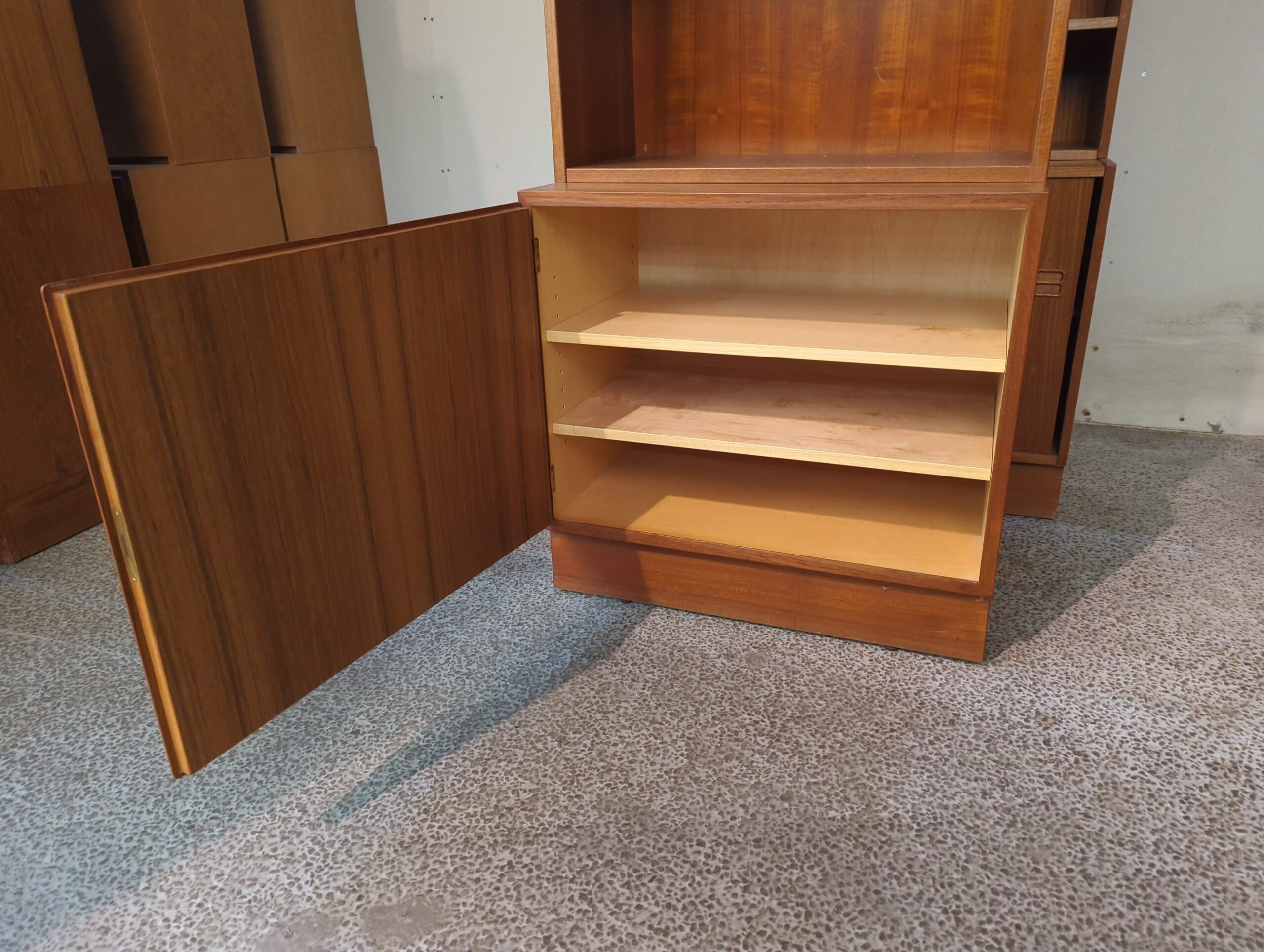 Énfløjet reol med skænk og bogreol, Hundevad, teak - Image 5