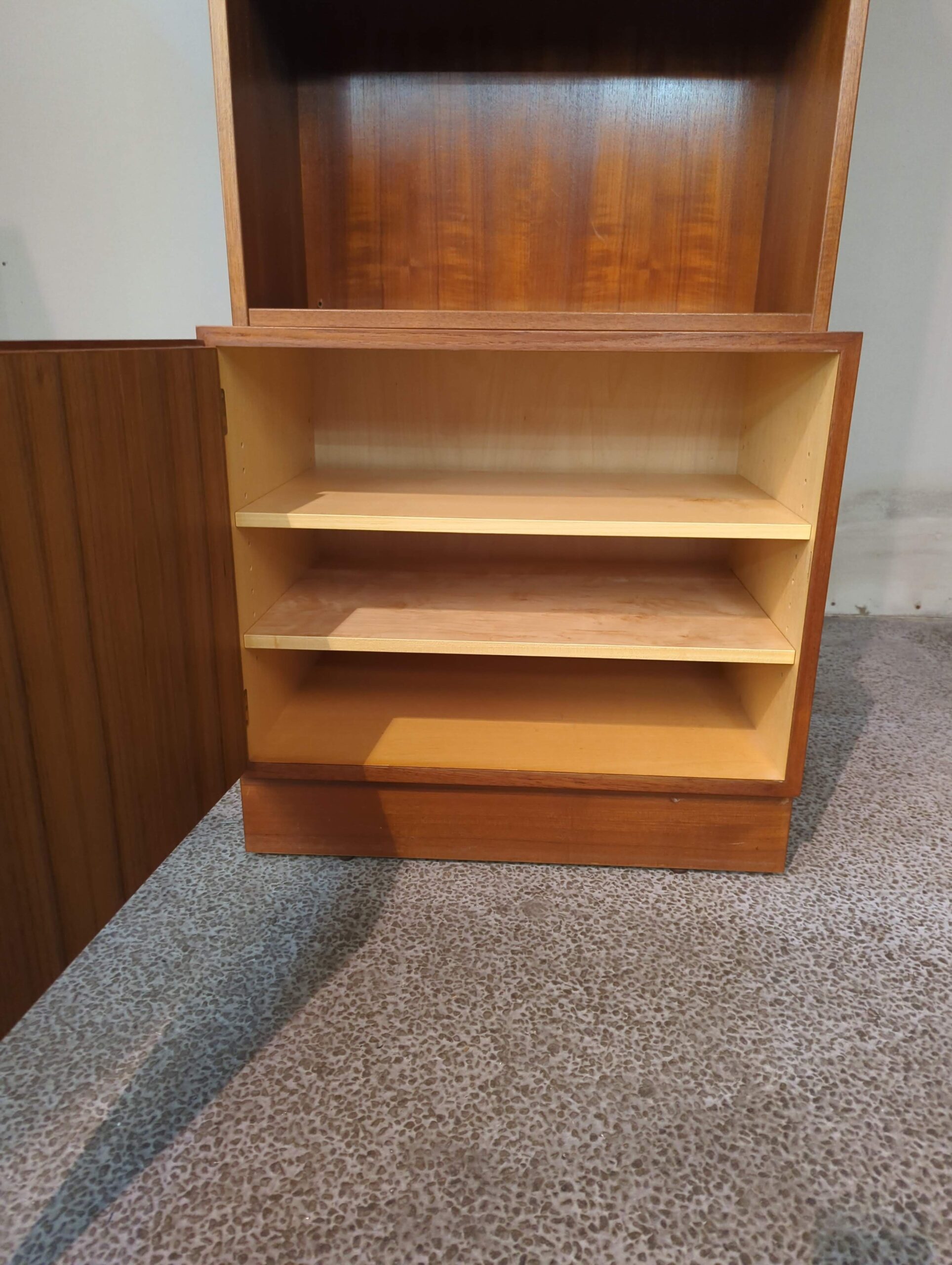 Énfløjet reol med skænk og bogreol, Hundevad, teak - Image 6