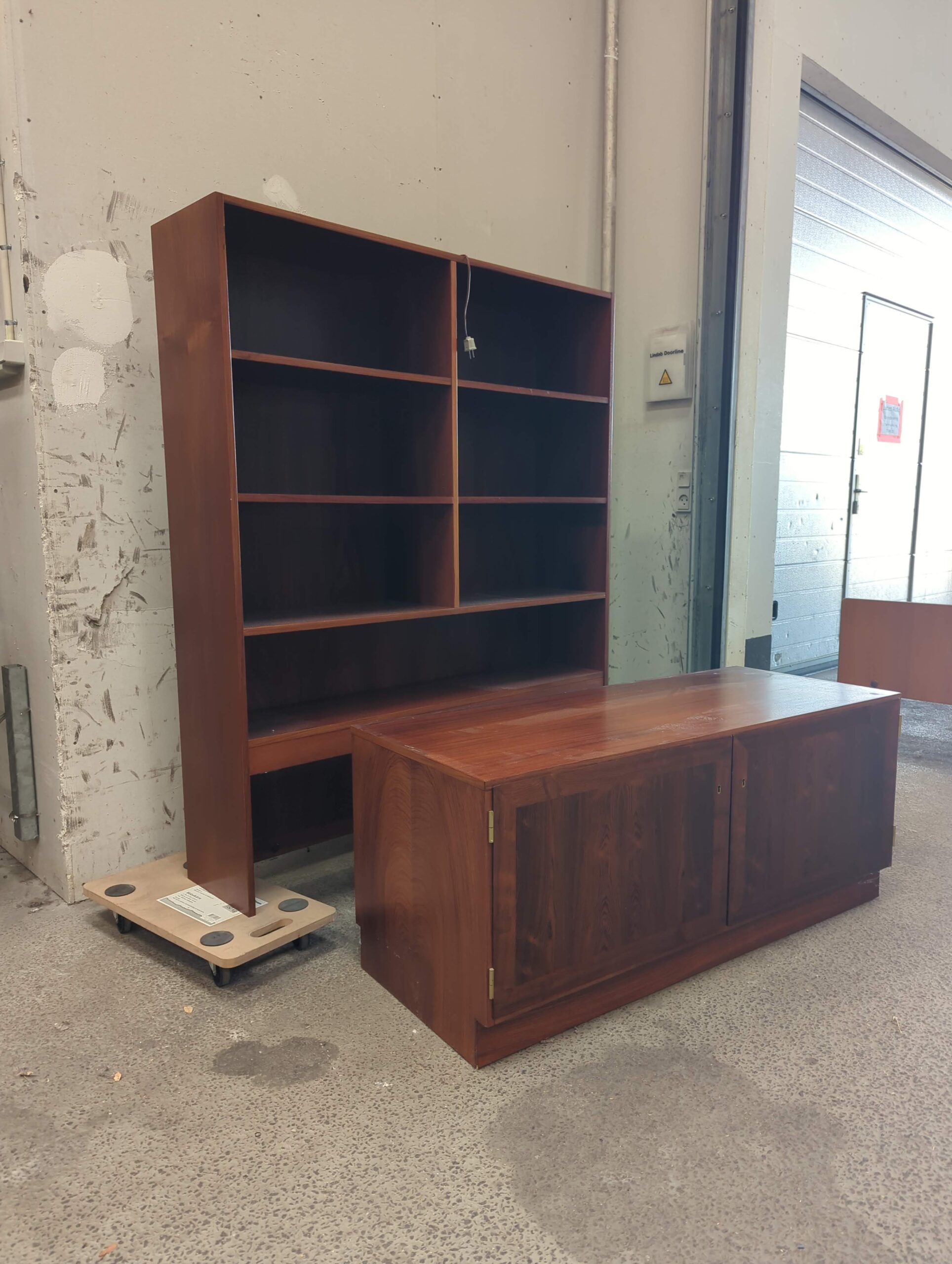 Todelt skænk/reol - Image 1