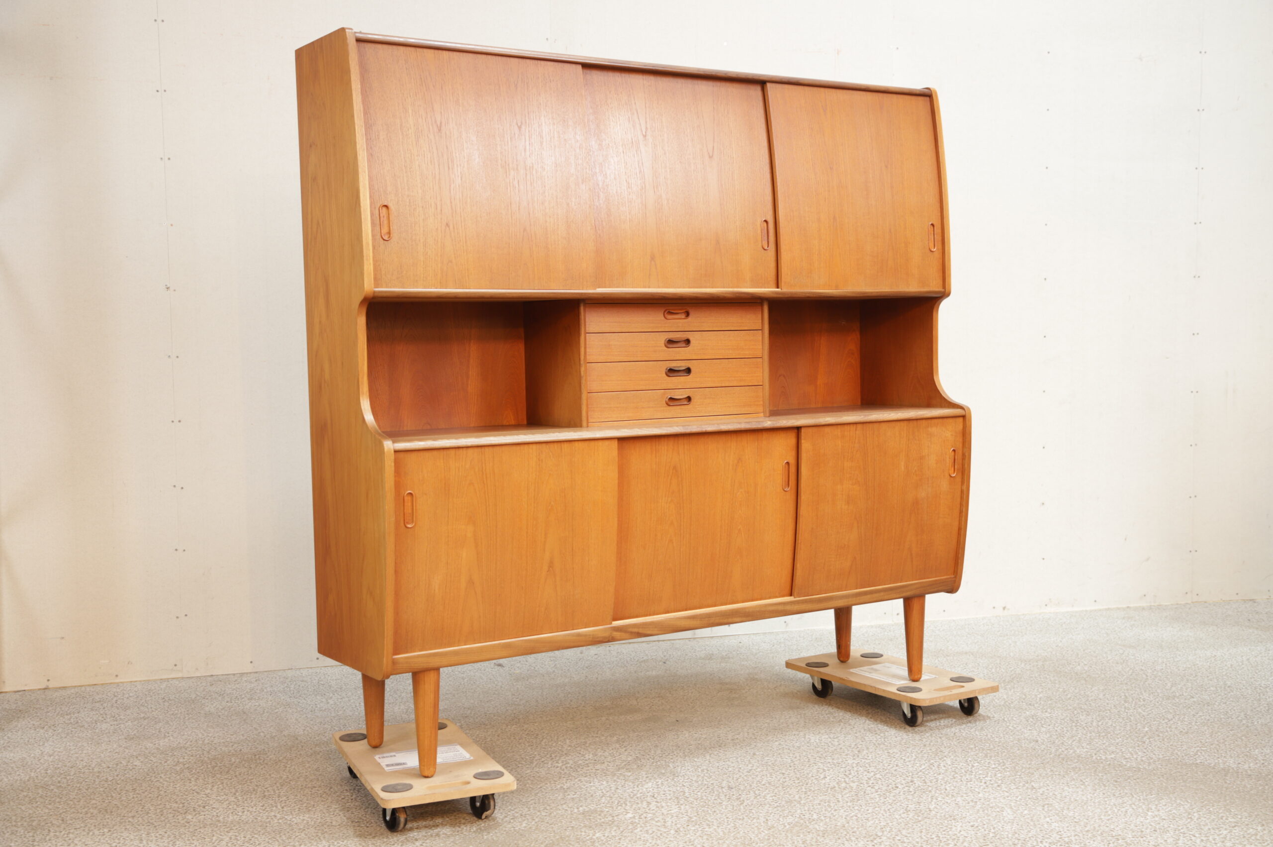 Dækketøjsskab, PMJ, Viby J - Image 1