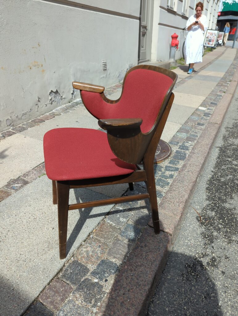 Armstol, minder om Hans Olsen, Gesture Chair