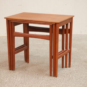 Indskudsborde i teak, Hans J. Wegner/ Andreas Tuck. Model AT40 - Image 2