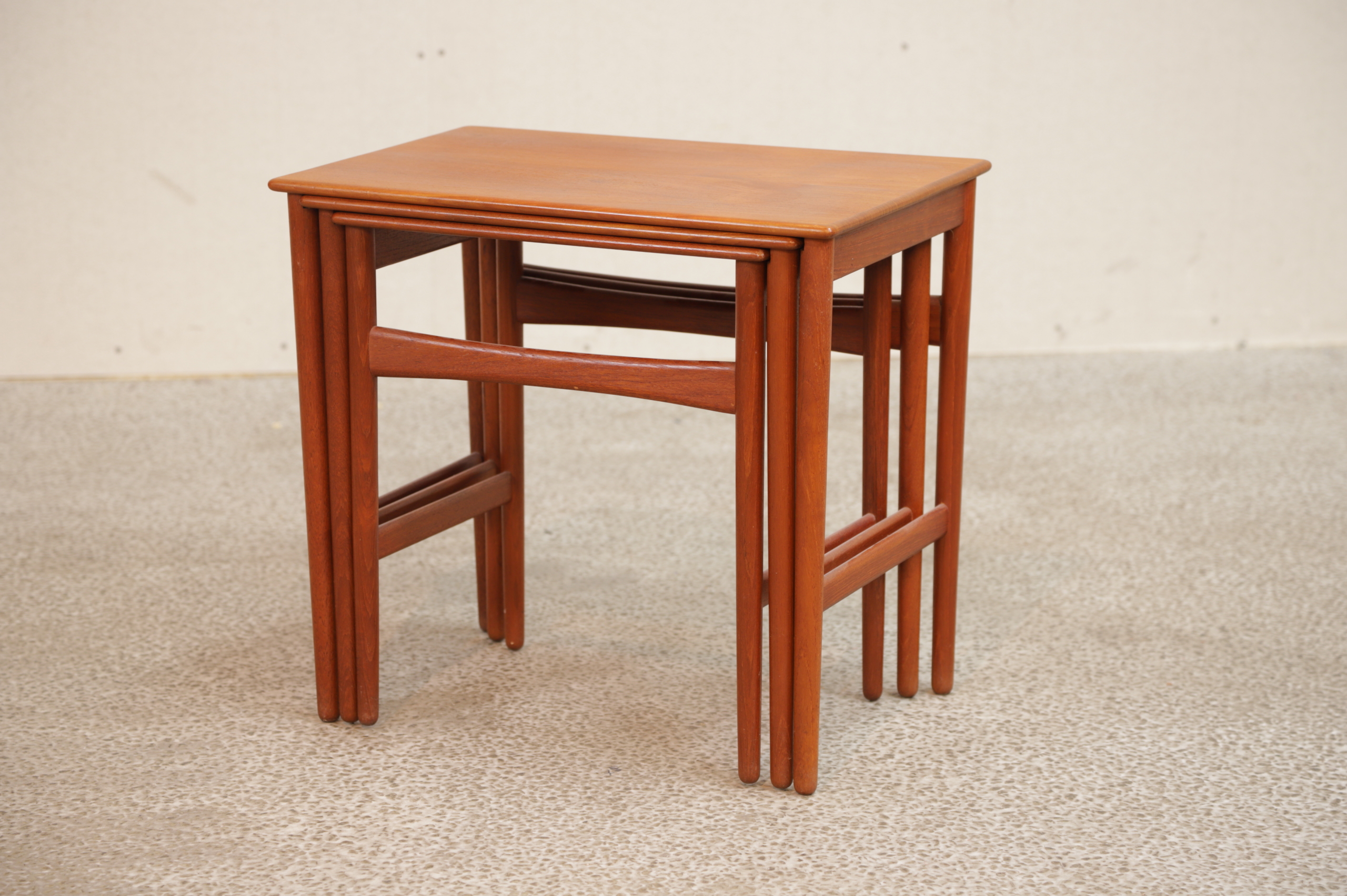 Indskudsborde i teak, Hans J. Wegner/ Andreas Tuck. Model AT40 - Image 2