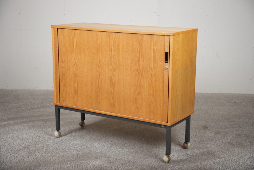 Kontorskab med jalousilåge, på hjul, egetræ, Labofa