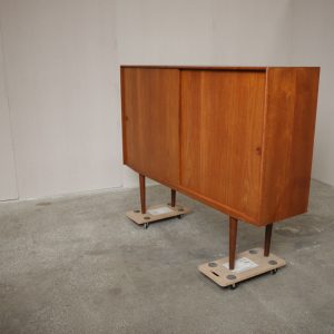 Stor skænk med store skydelåger, hylder og skuffer, teak - Image 7