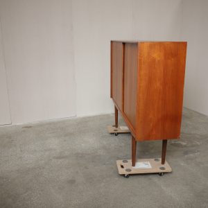 Stor skænk med store skydelåger, hylder og skuffer, teak - Image 8