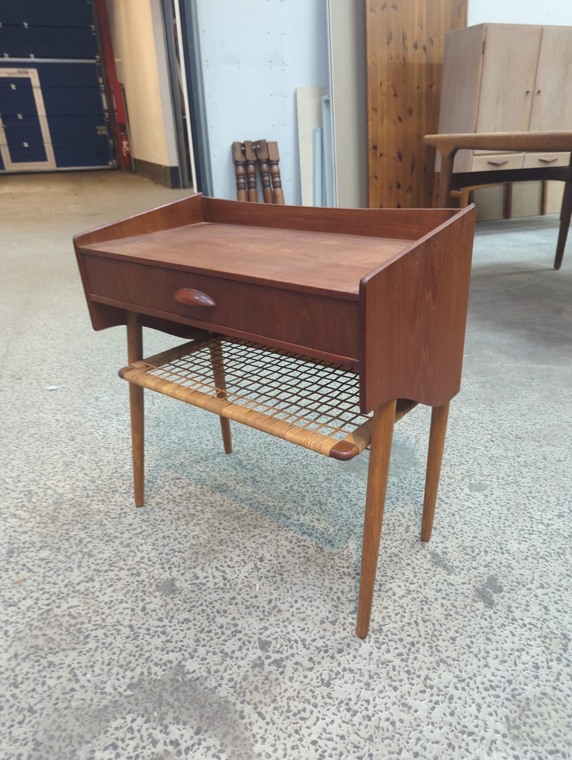 Sengebord med flet - Image 1