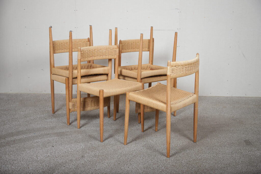 Seks spisestole i egetræ med flet