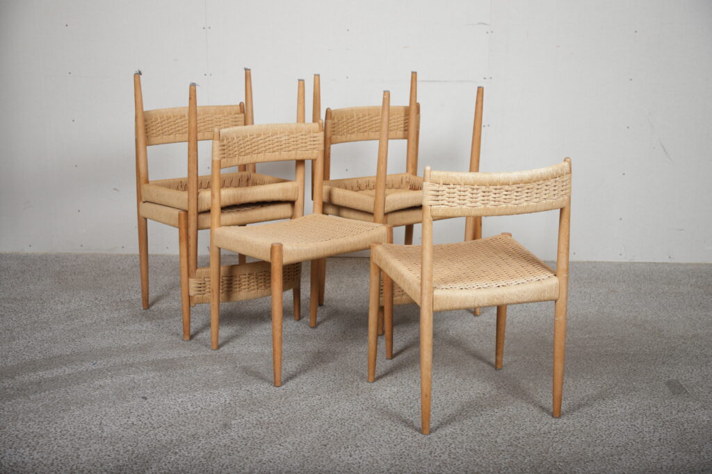 Seks spisestole i egetræ med flet