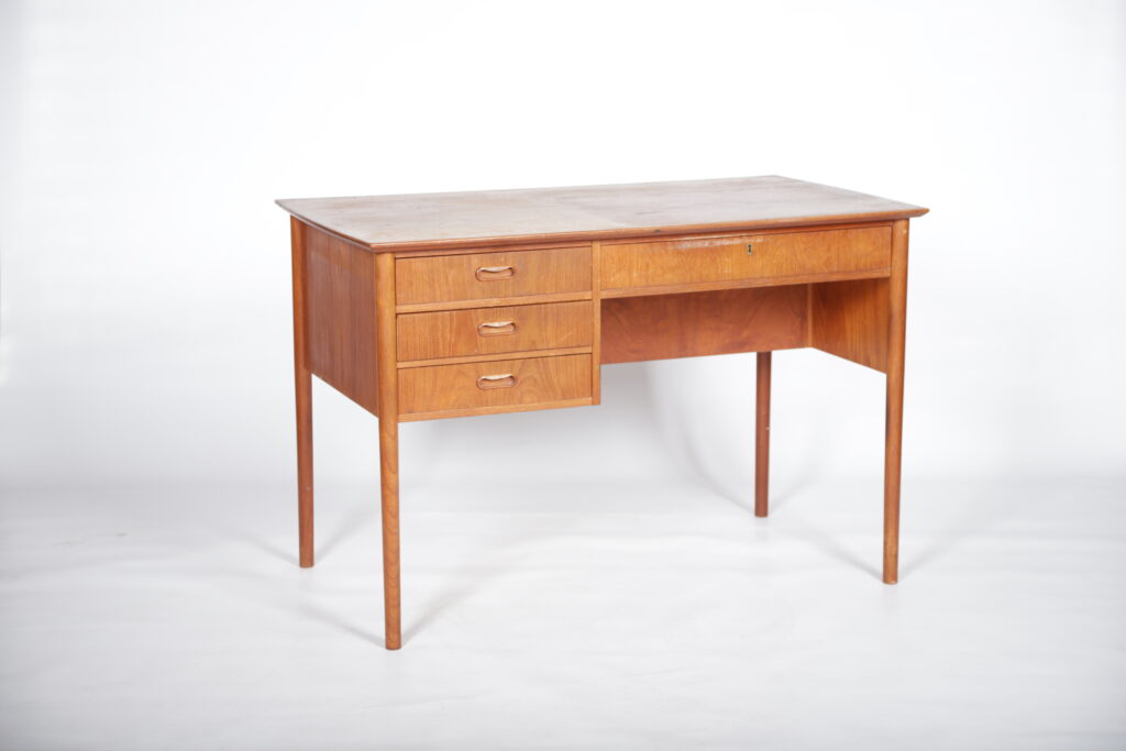 Skrivebord, teak, fritstående