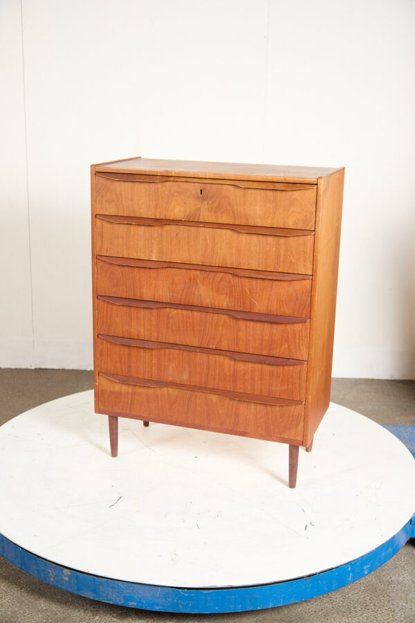 teak kommode med 6 skuffer