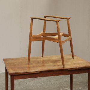 Armstol, Erik Buch Captains Chair, egetræ, til renovering