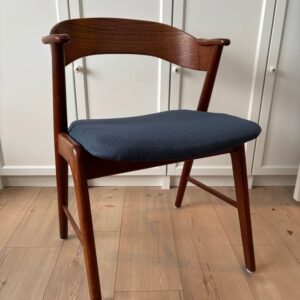 Seks spisestole, massiv teak, Kai Kristiansen model 32 - Image 1