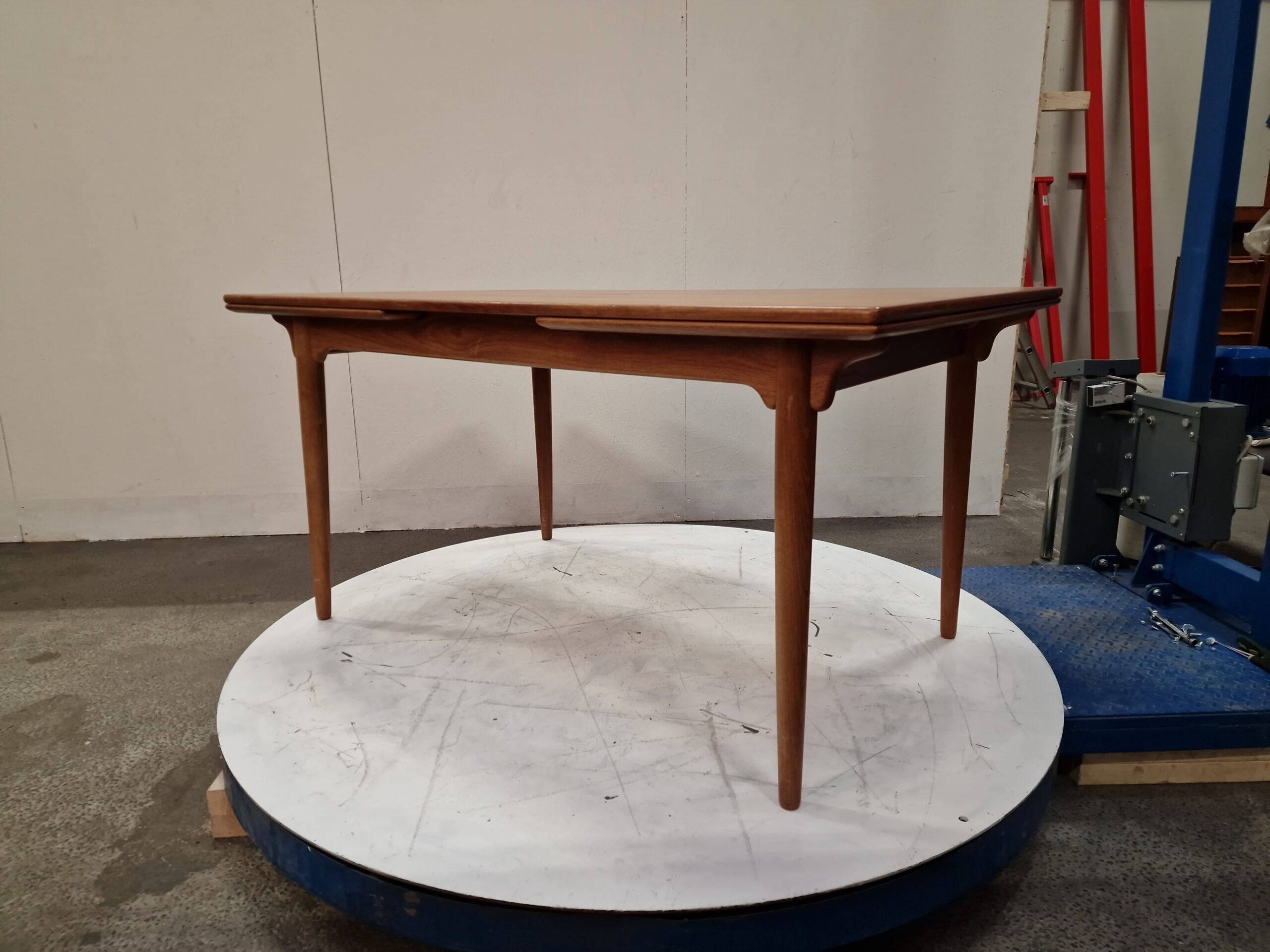 Spisebord med hollandsk udtræk, teak, Omann Jr, model 54 - Image 1