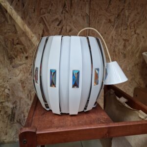 Pendel, hvid metal prisme lampe af Werner Schou for Coronell Elektro - Image 3