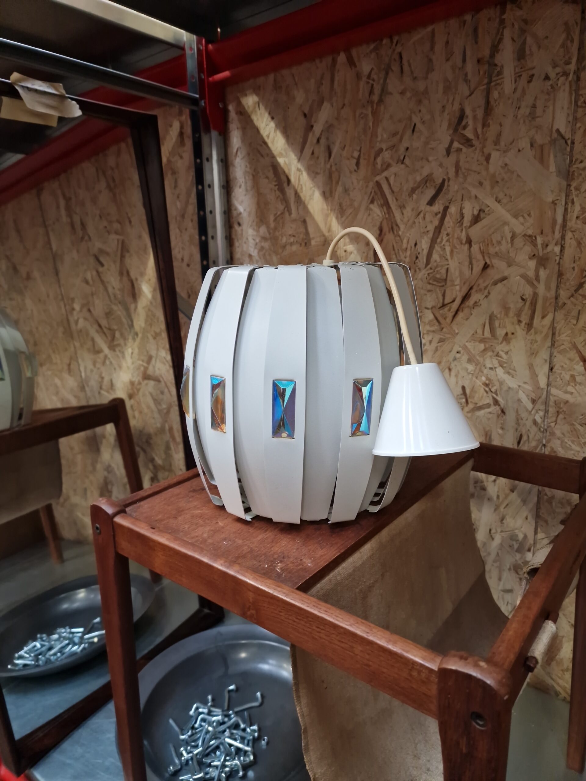 Pendel, hvid metal prisme lampe af Werner Schou for Coronell Elektro - Image 4