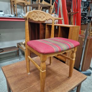 Én spisestol, massiv egetræ, Henning Kjærnulf - Image 5