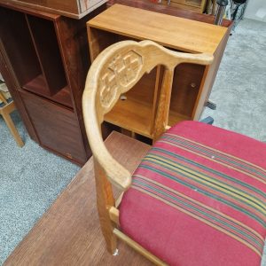 Én spisestol, massiv egetræ, Henning Kjærnulf - Image 6