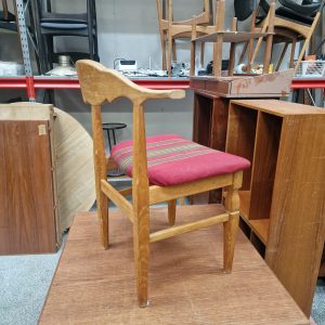 Én spisestol, massiv egetræ, Henning Kjærnulf - Image 8