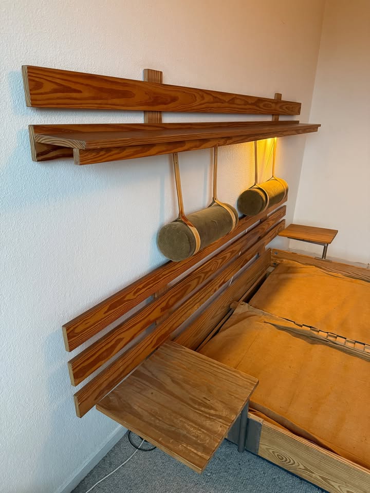 Dobbeltseng-ramme i fyrretræ