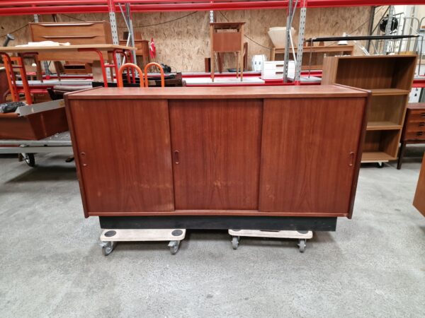 Skænk/dækketøjsskab på sokkel, teak