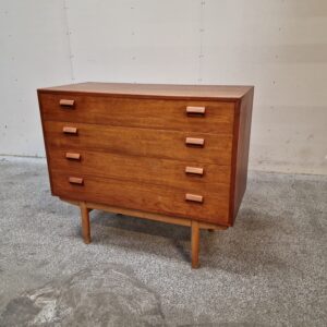 Kommode med fire brede skuffer, teak, Børge Mogensen #2 - Image 1