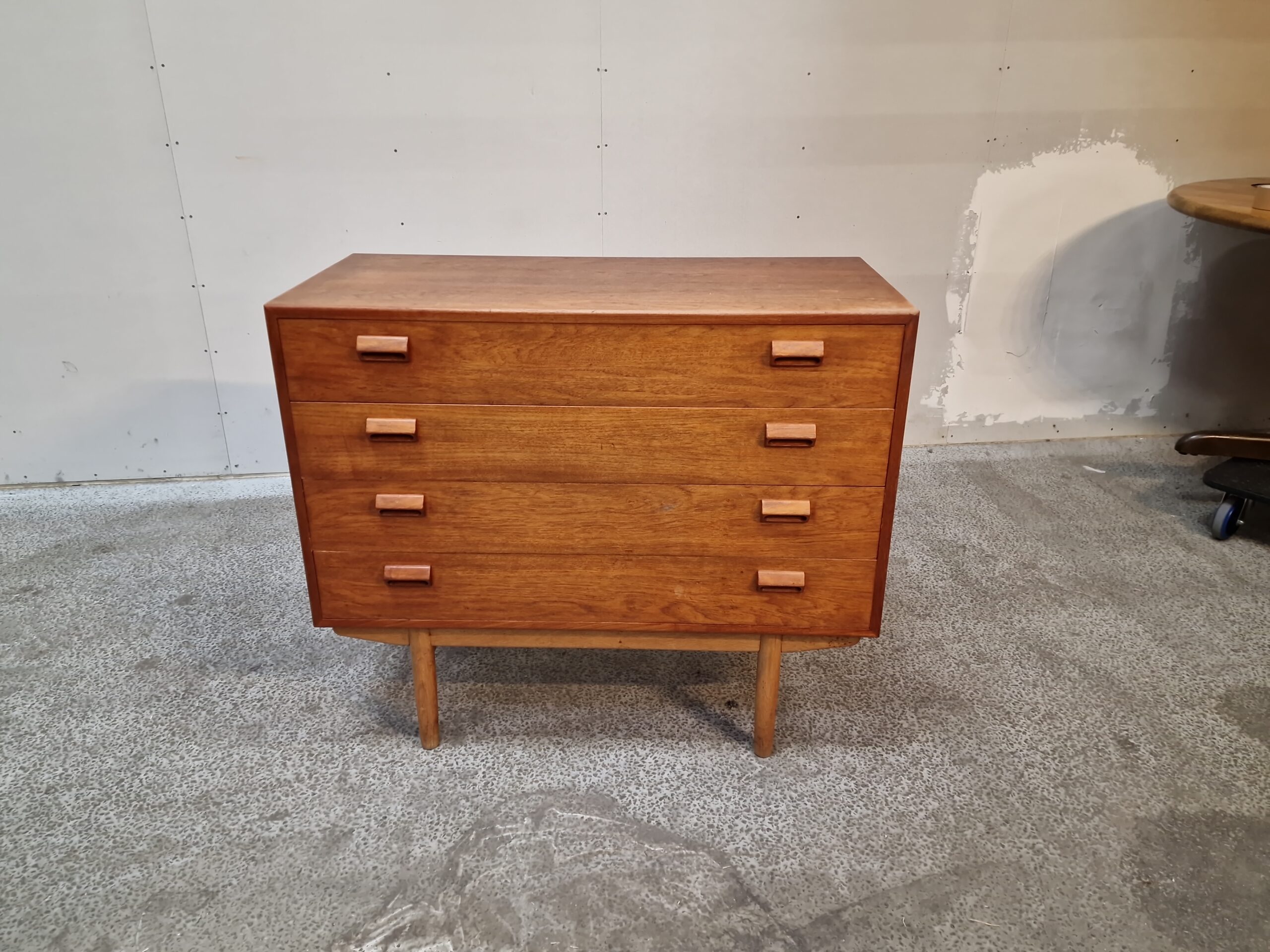 Kommode med fire brede skuffer, teak, Børge Mogensen #2 - Image 3