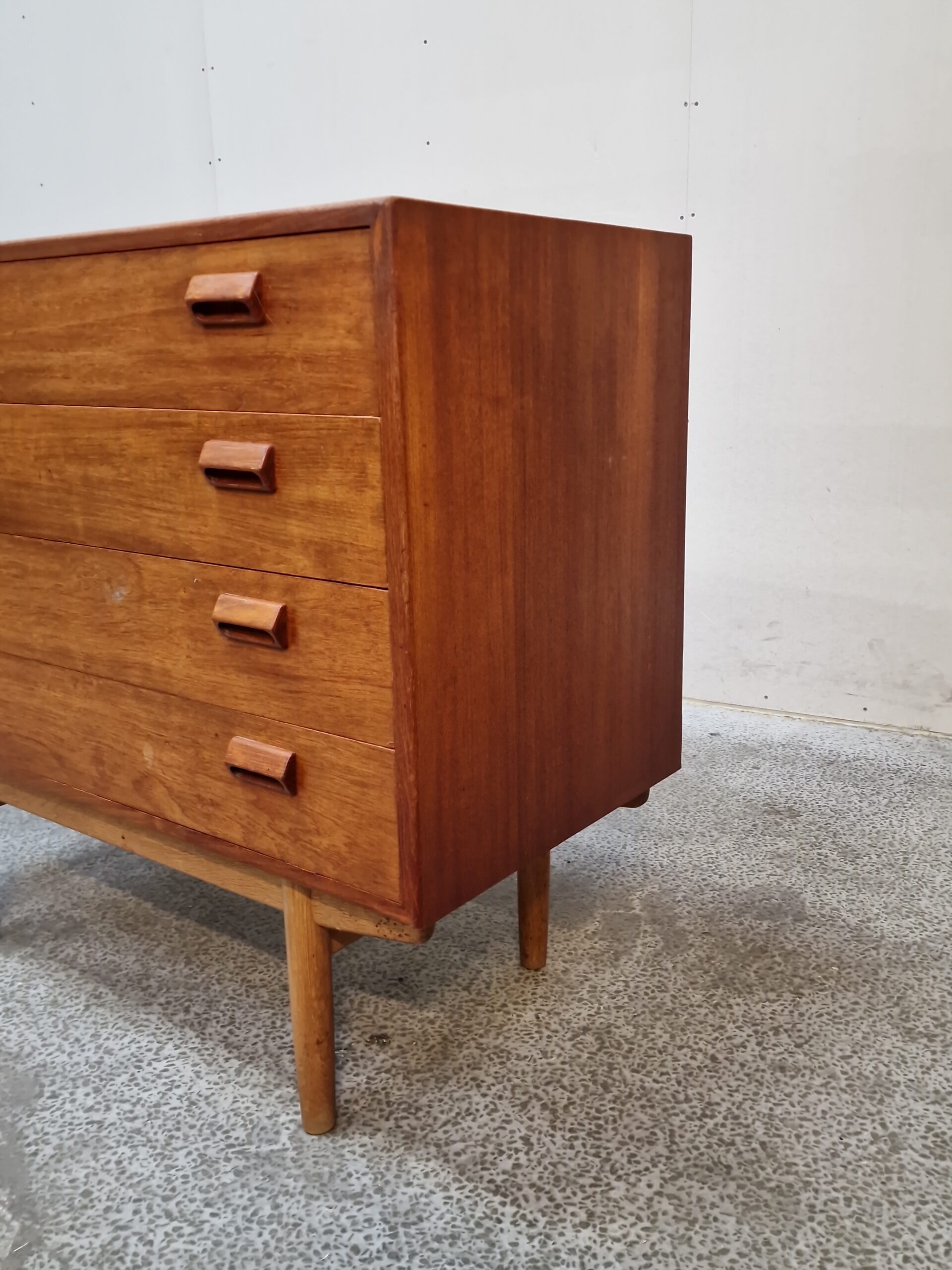 Kommode med fire brede skuffer, teak, Børge Mogensen #2 - Image 8