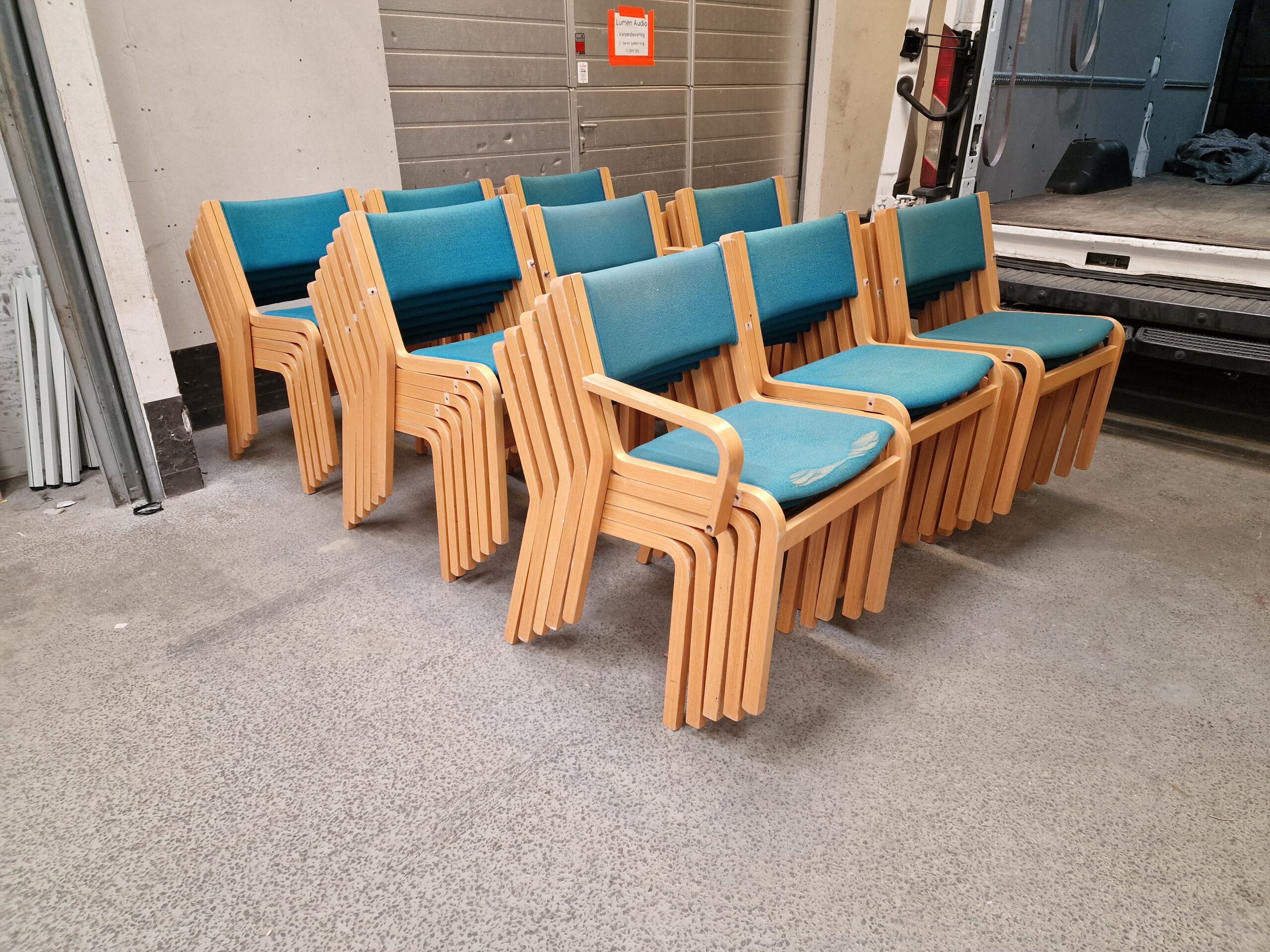 10 Magnus Olesen stole - Image 1