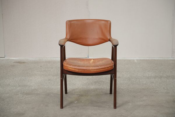 Armstol i palisander, Erik Kirkegaard model 43, Høng Stolefabrik