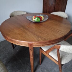 Rundt spisebord i palisander med tre tillægsplader, Harry Østergaard - Image 1