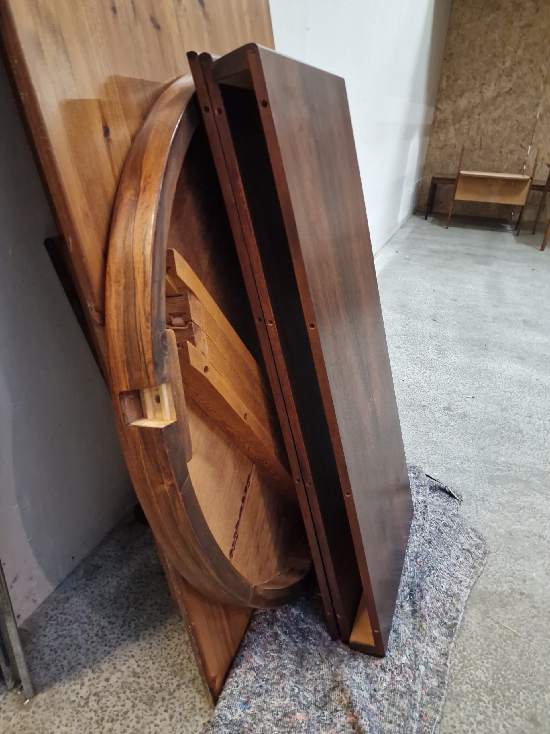 Rundt spisebord i palisander med tre tillægsplader, Harry Østergaard - Image 6