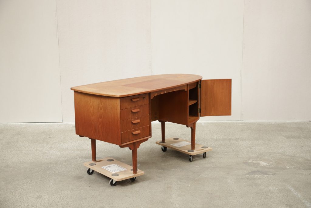 Nyreformet skrivebord, teak