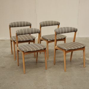 Fire spisestole i lys træ og rund ryg - Image 2