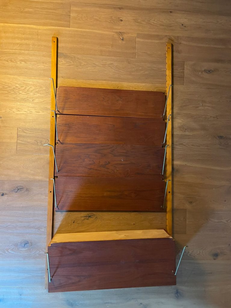 Vangereol, Cadovius, ét fag, teak