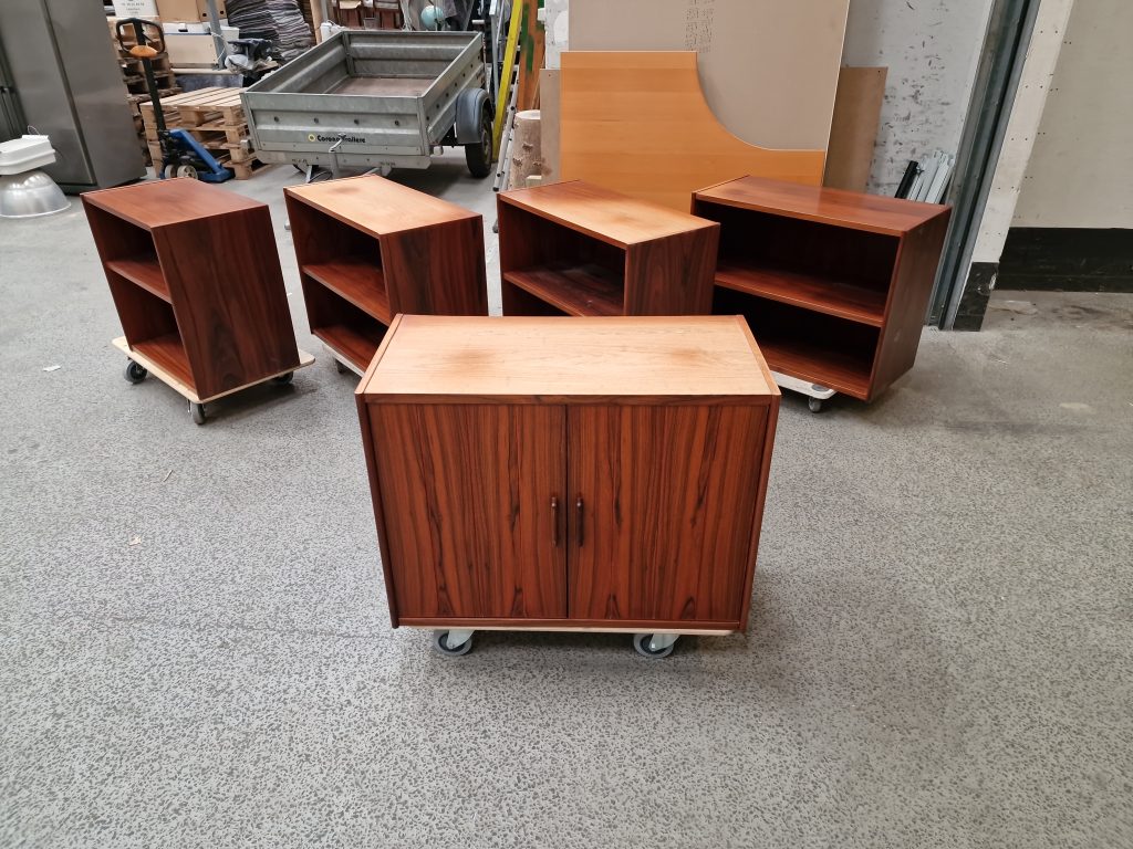 Diverse skabe, palisander, 70’er