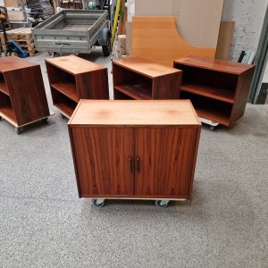 Diverse skabe, palisander, 70'er