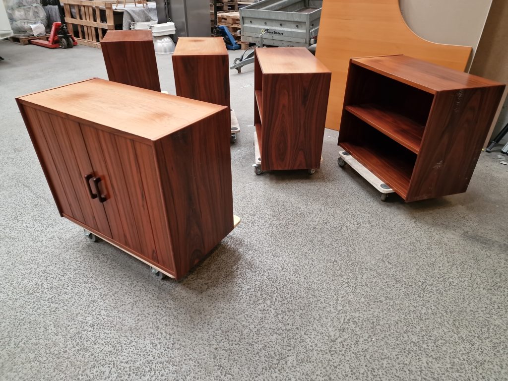 Diverse skabe, palisander, 70’er