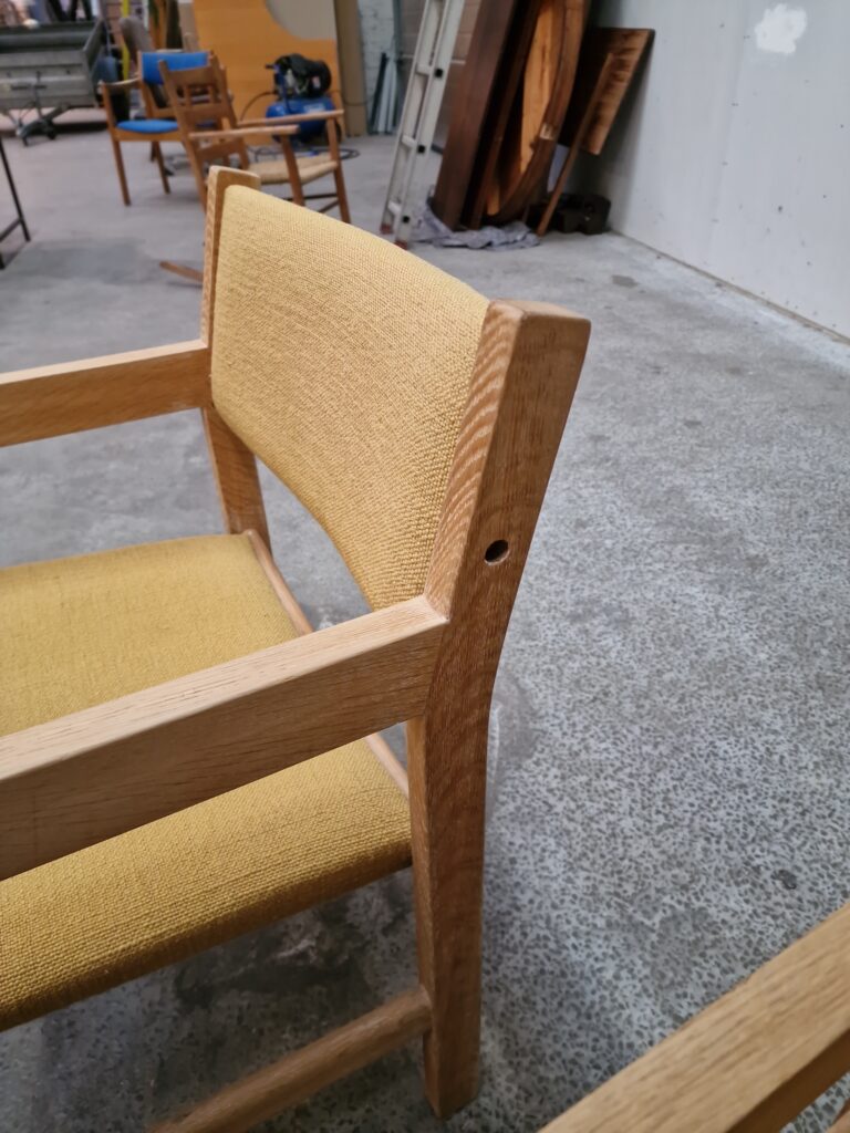 Fire armstole i massiv egetræ, Wegner, Getama