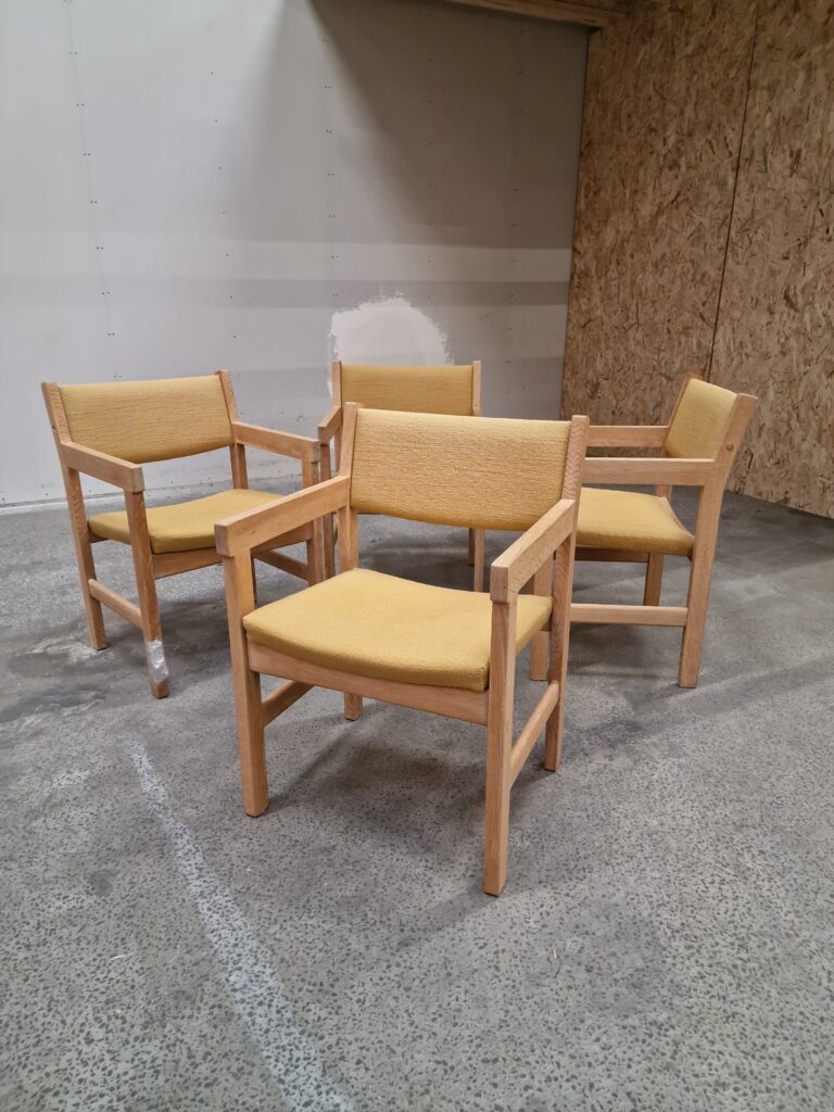 Fire armstole i massiv egetræ, Wegner, Getama