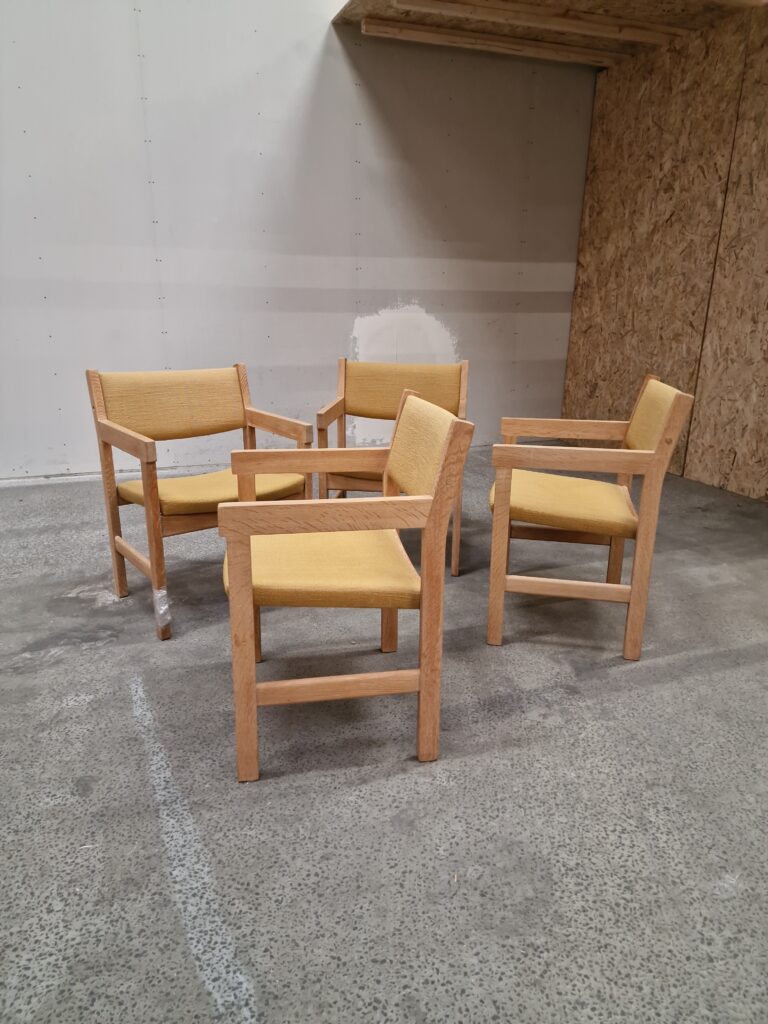 Fire armstole i massiv egetræ, Wegner, Getama