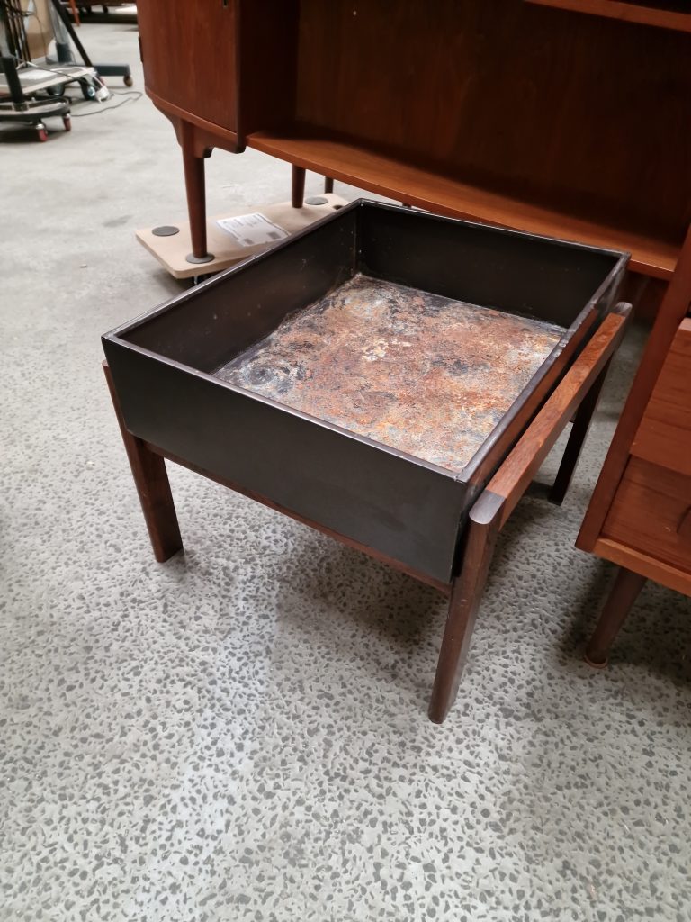 Plantekasse på stel af palisander