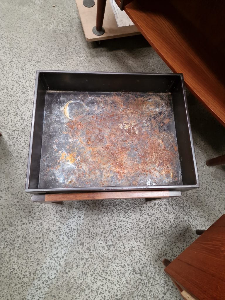 Plantekasse på stel af palisander