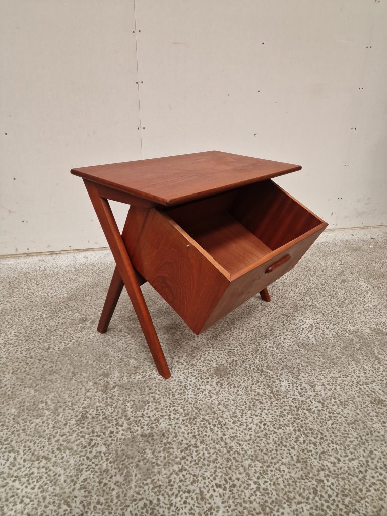 Natbord på skrå ben, teak